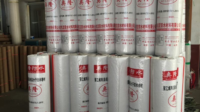 自粘与热熔：揭秘自粘防水卷材与热熔卷材的性价比之争