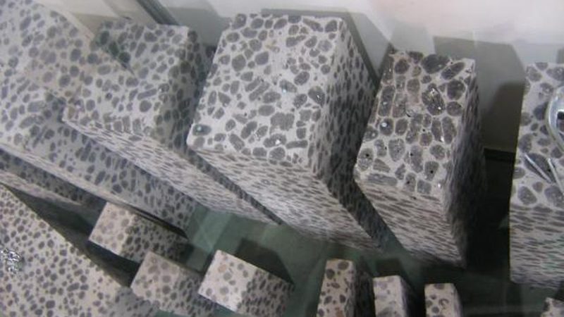 目前市场上常见的防水涂料主要有以下几种：